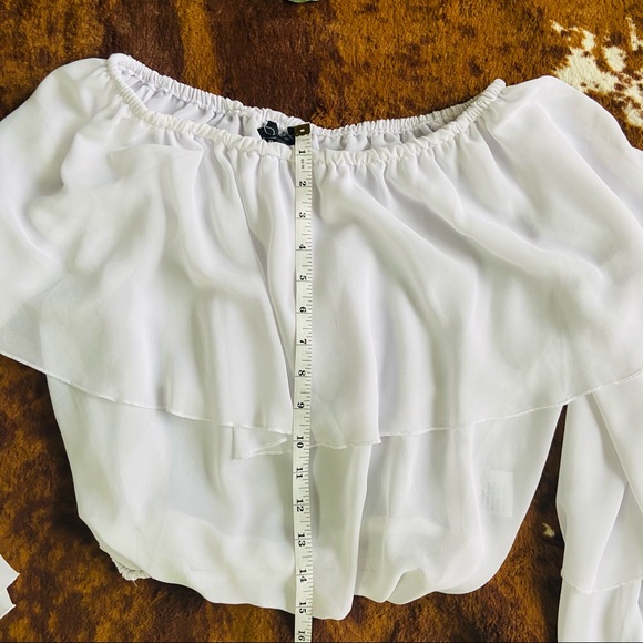 SOLD ✨ White Off the Shoulder Bell Sleeve Crop Top - Picture 4 of 5